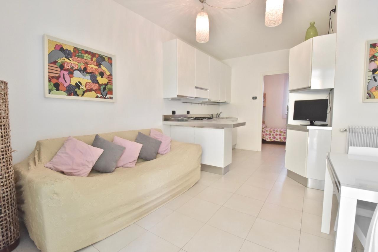 Liro Apartments Lido di Jesolo Exteriör bild